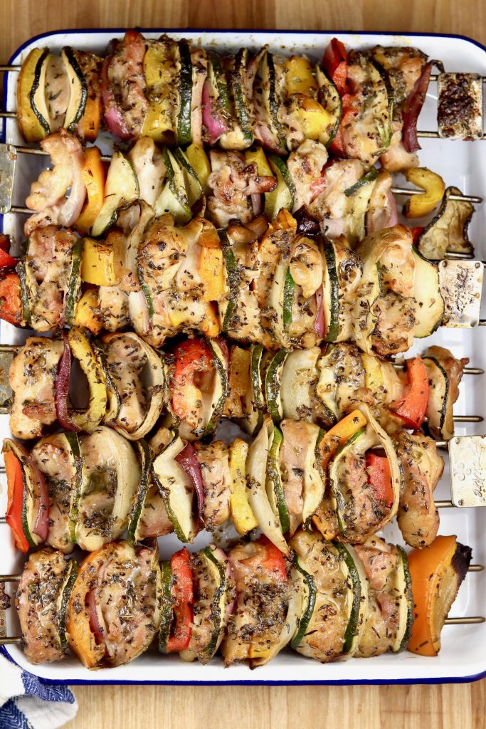 Grilled kebabs with chicken and vegetables
