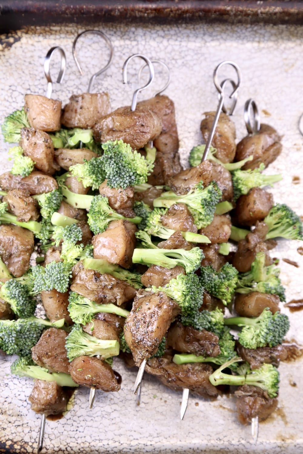 tray of chicken broccoli skewers