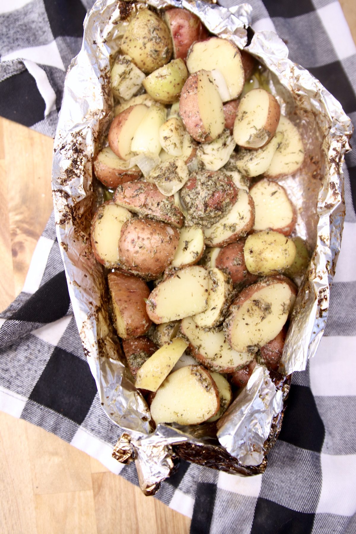 Foil packet garlic butter baby potatoes