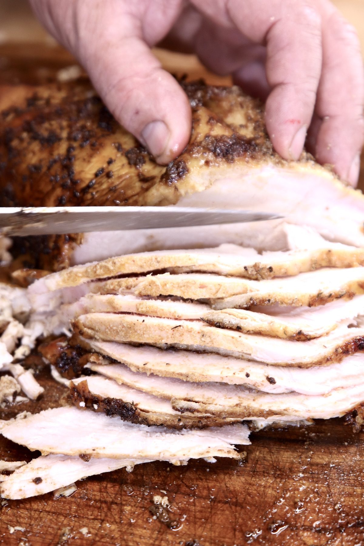 slicing turkey