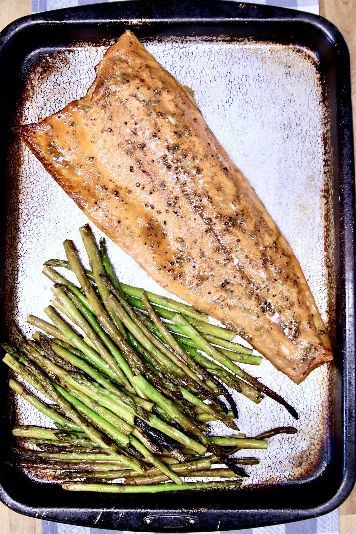 sheet pan with grilled filet and asparagus