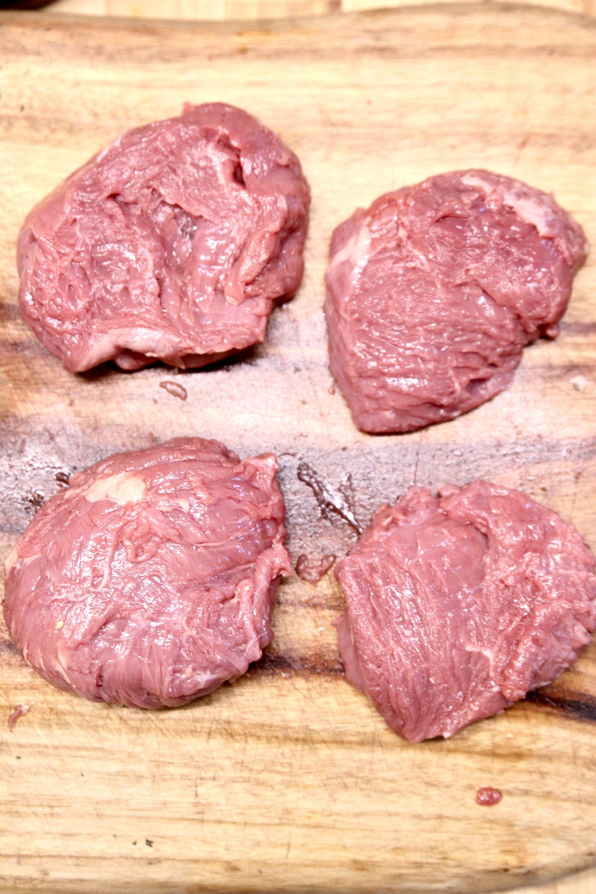 4 filet mignon steaks - raw